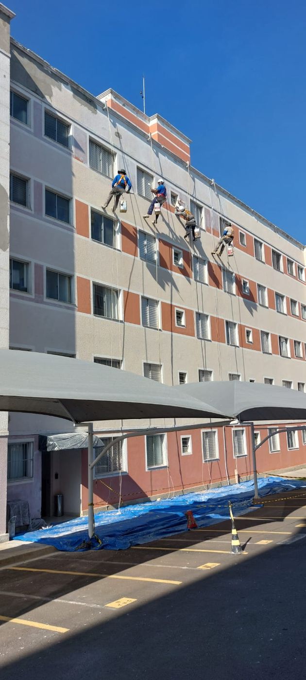 Pintura de fachada em altura